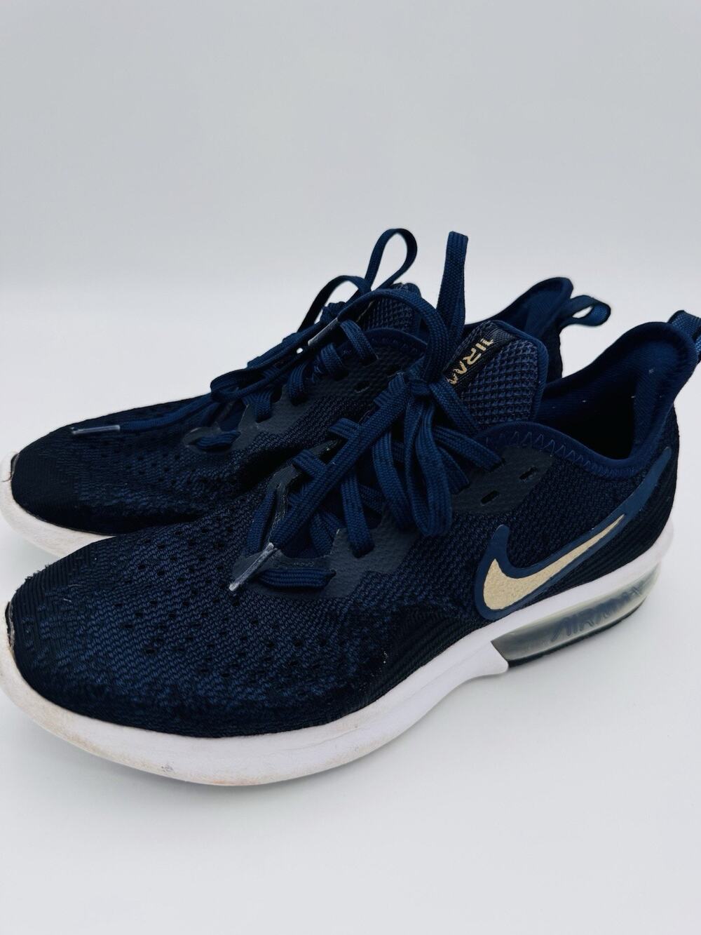 Nike Air Max Sequent 4 Women’s Size 7 Navy Blue Gold Running Shoes AQ4486-003